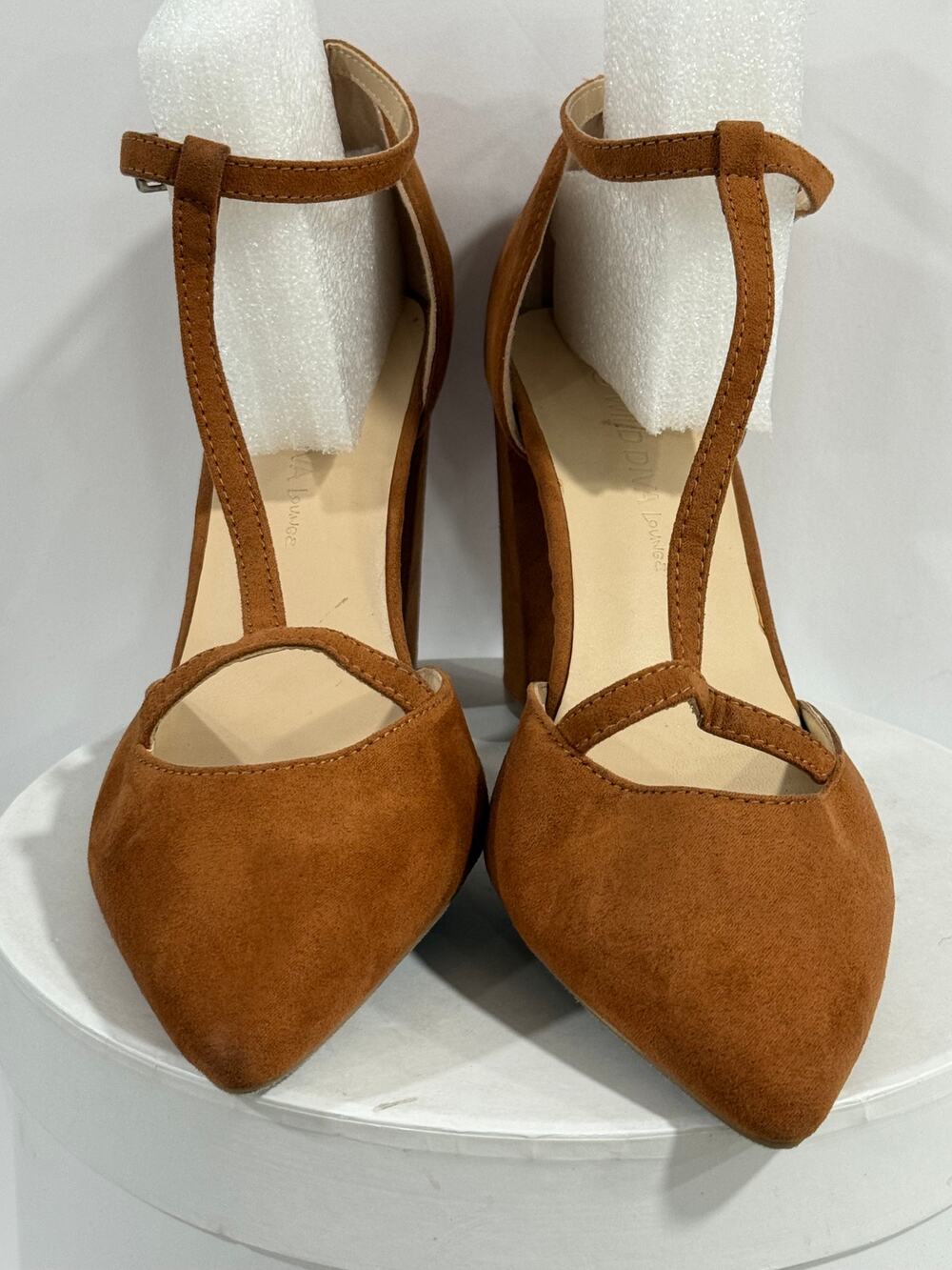 Wild Diva Lounge Shoes 7.5 Brown Faux Suede Pointed Toe Ankle Strap Heels Chunky